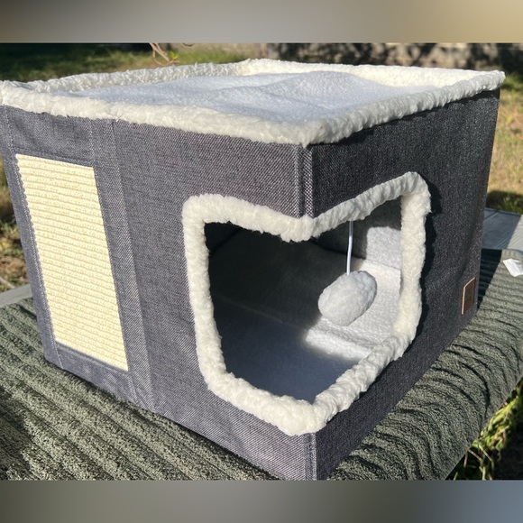 Shikha Cat Bed for Multiple Cats - Picture 10 of 16